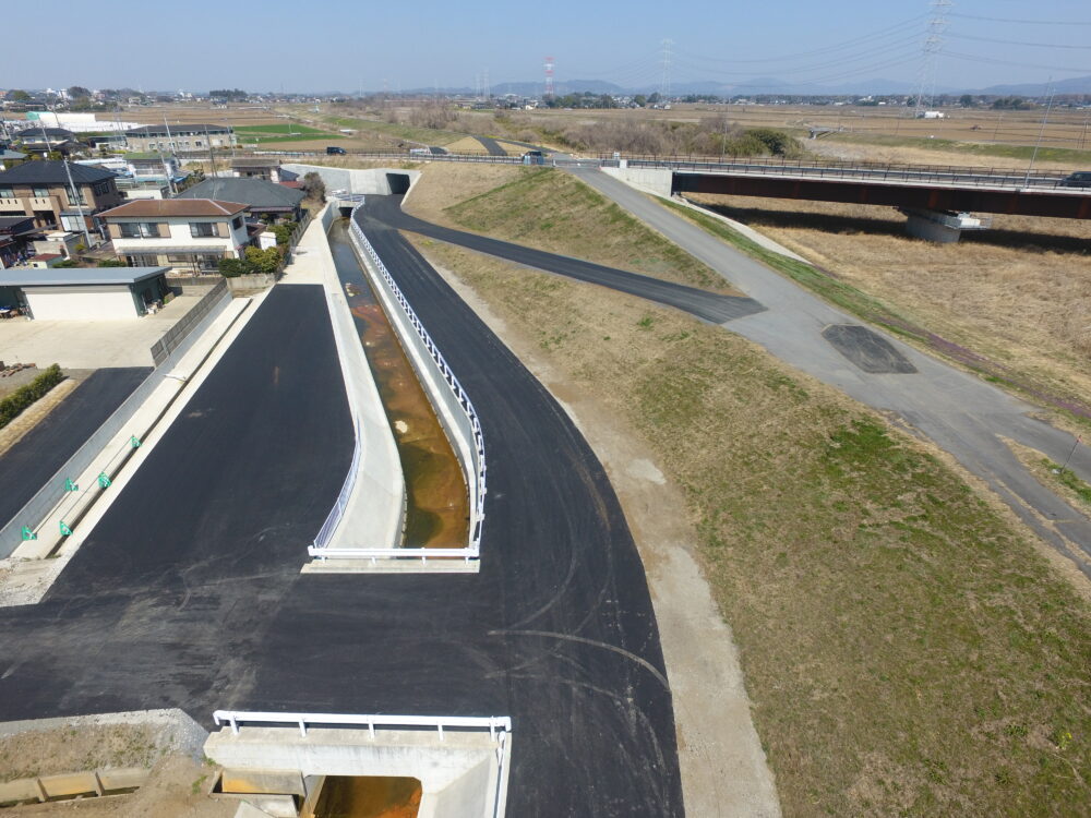 
07国補地道　排水路設置工事